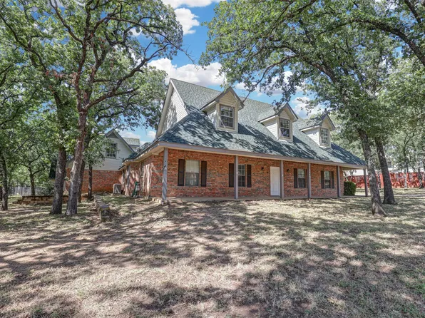 104 W Ash Ln, Euless, TX 76039