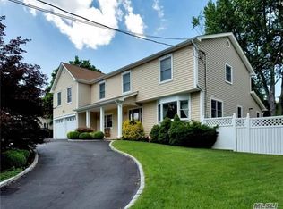 36 Maryland St, Dix Hills, NY 11746