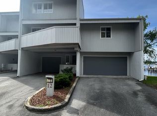 12 Batts Hill Rd, New Bern, NC 28562