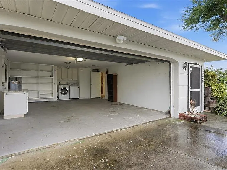 1329 Nantucket Rd — Photo 29