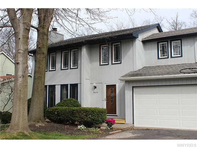 3658 Woodhaven Cir photo 1