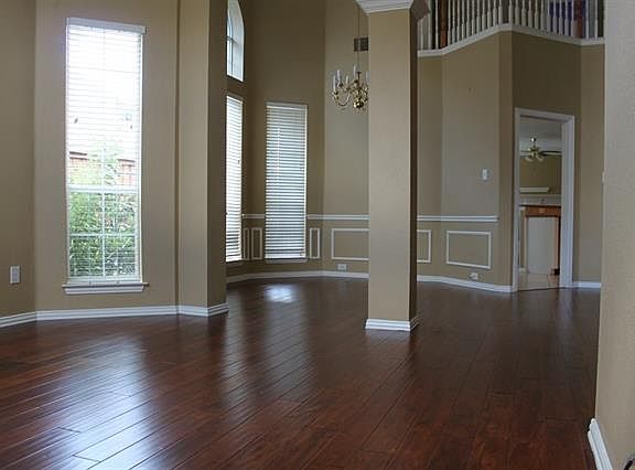 3rd image of 9716 Cliffside Dr
