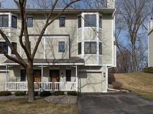 4944 Bayswater Rd, Minnetonka, MN 55345