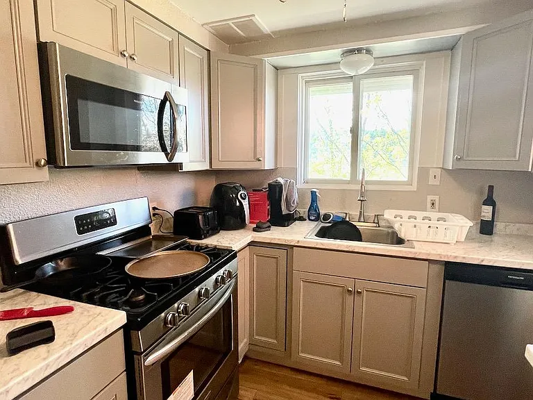 307 Walnut St #UPPER — Photo 8