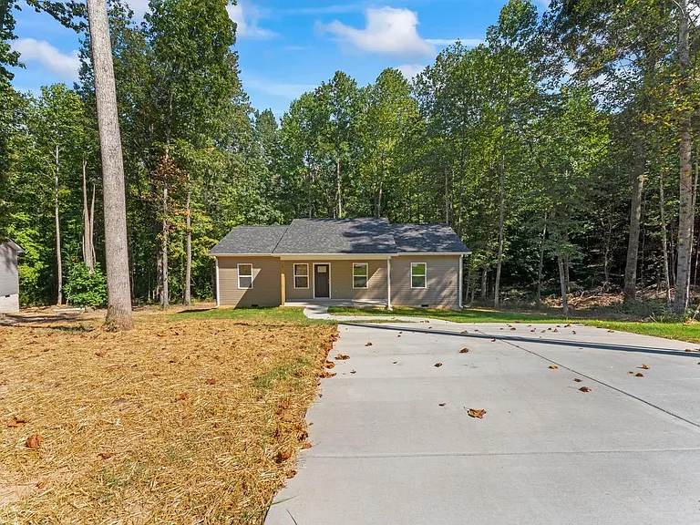 537 Lewis Ln — Photo 2