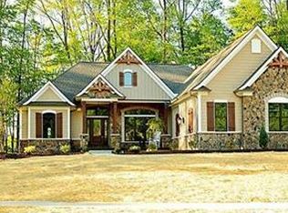 2379 Heights Dr, Wadsworth, OH 44281