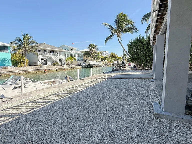 595 Caribbean Dr E — Photo 30