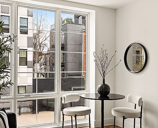 4th image of 40 Schaefer St #2B