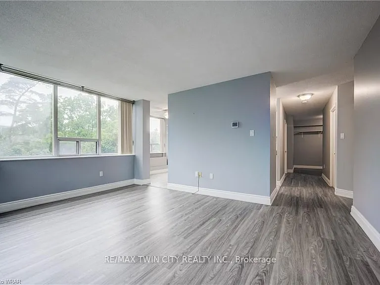 3227 King St E #503 — Photo 25