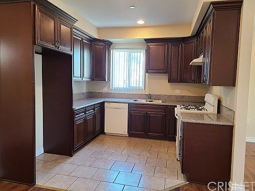 4th image of 6715 Lemp Ave #4
