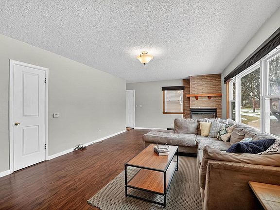 4th image of 1421 Rainbow Dr