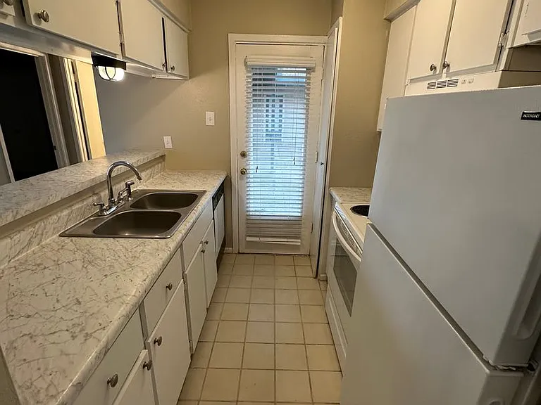 6680-3 Whispering Oak Pl — Photo 4
