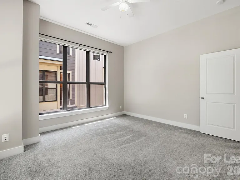 3435 Spencer St — Photo 28