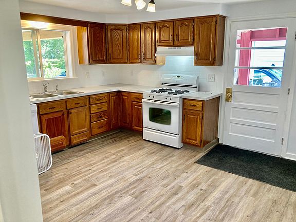 2nd image of 123 Beechwood Ave Floor 1