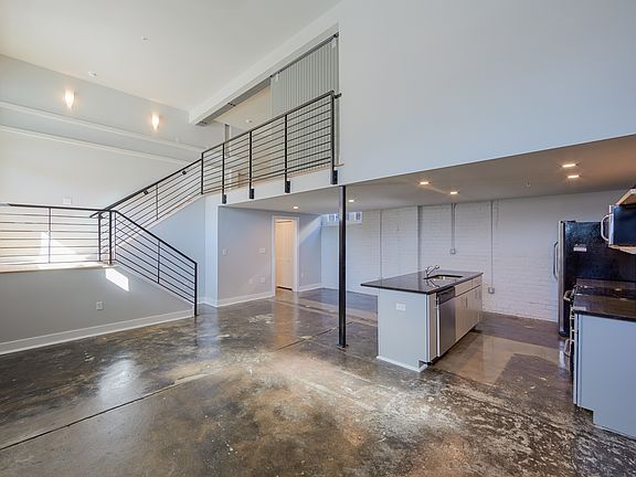 3rd image of 1527 W Main St APT 8