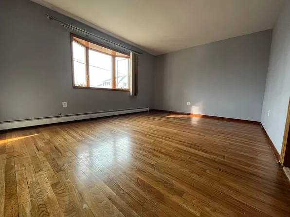 1 Suburbia Ct, Jersey City, NJ 07305