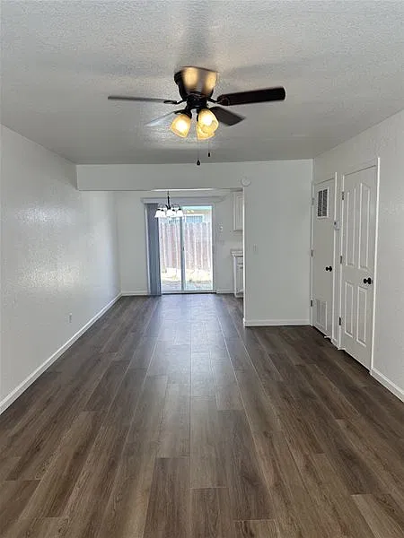 2 bed, 1.5 bath, 1033 sqft, $1,775 — Photo 2