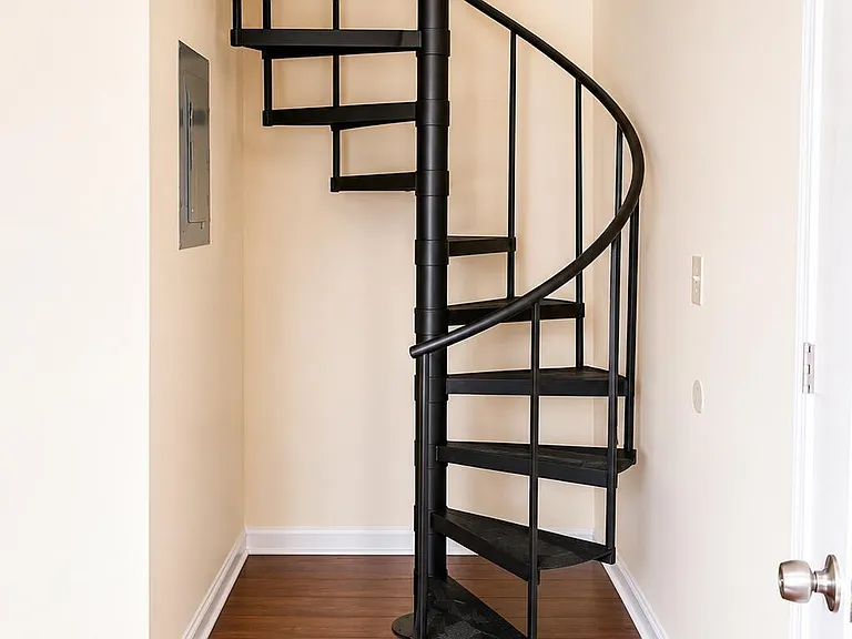 290 N Main St #12 — Photo 8