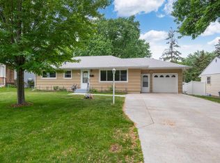 318 Adams Ave, Hopkins, MN 55343