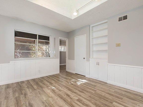 3rd image of 21920 Strathern St