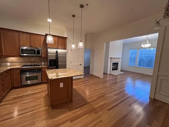 2 bed, 2.0 bath, $2,300 — Photo 3
