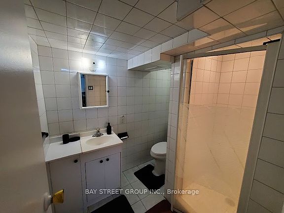 4th image of 73 Regatta Cres