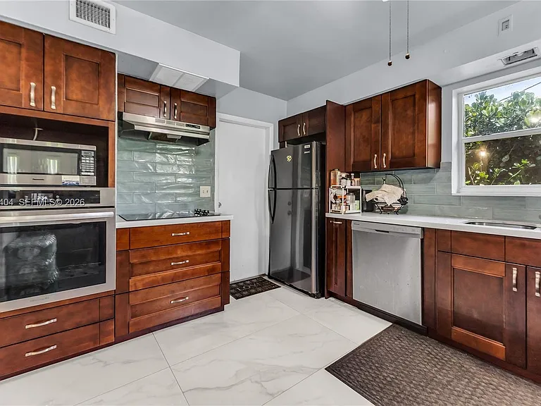 1019 S 29th Ave — Photo 17