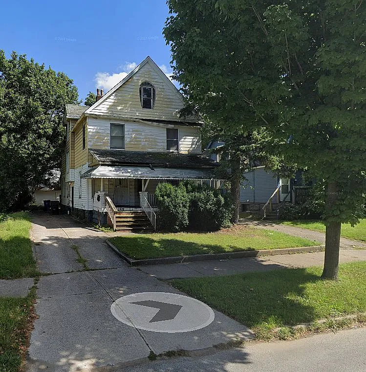 2199 E 93rd St photo 1