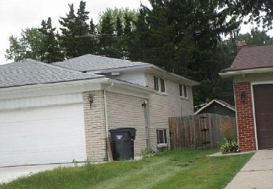 18254 Meadowood Ave, photo 2