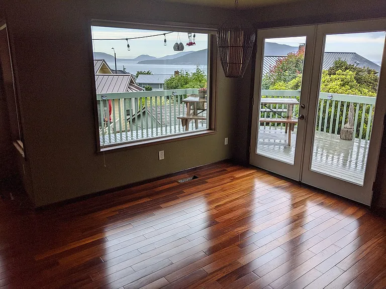 4402 Glasgow Way — Photo 10
