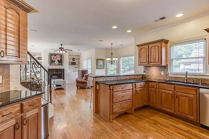 10178 Mackwood Dr — Photo 2