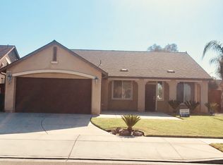 1146 Heather Ave, Dinuba, CA 93618