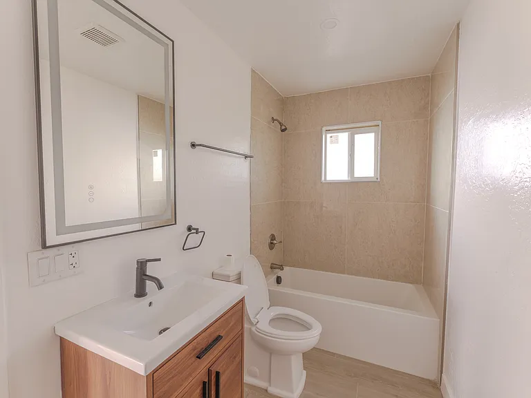 1322 W Roosevelt St #9 — Photo 8
