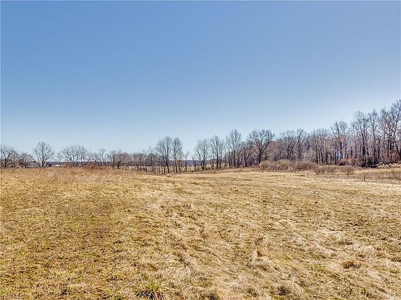 3rd image of 362 Heatherby Ln NE