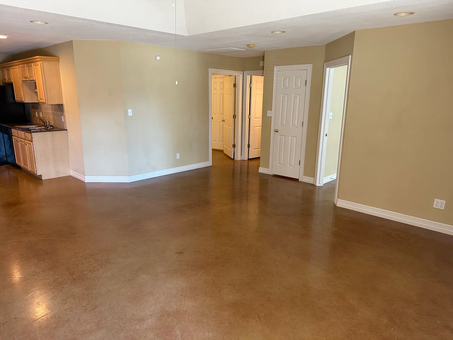 1209 Jeannie Ln — Photo 3