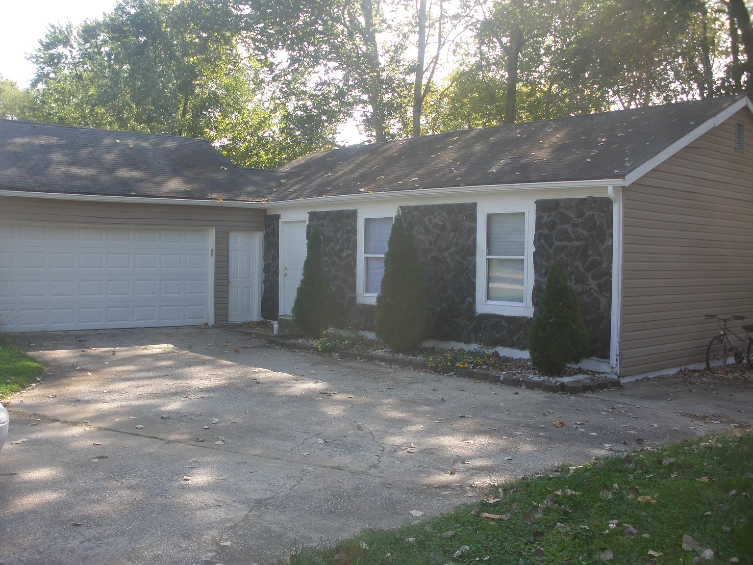 726 Lake Ave photo 1