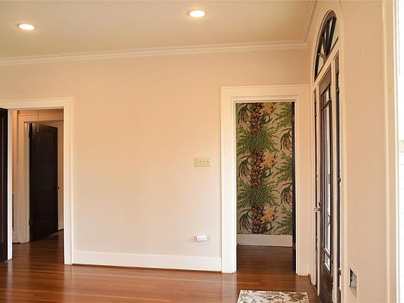 4th image of 4501 Avenue N