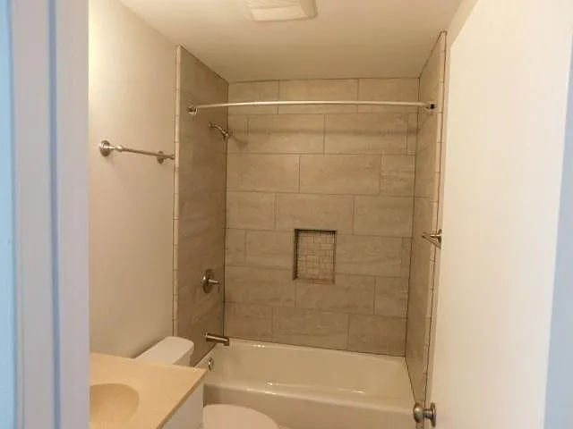 4267 Winona Ave #2 — Photo 9