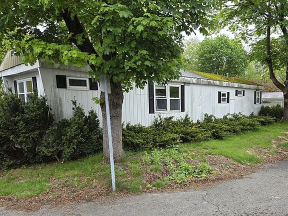 2nd image of 1237 Central St Trailer 7