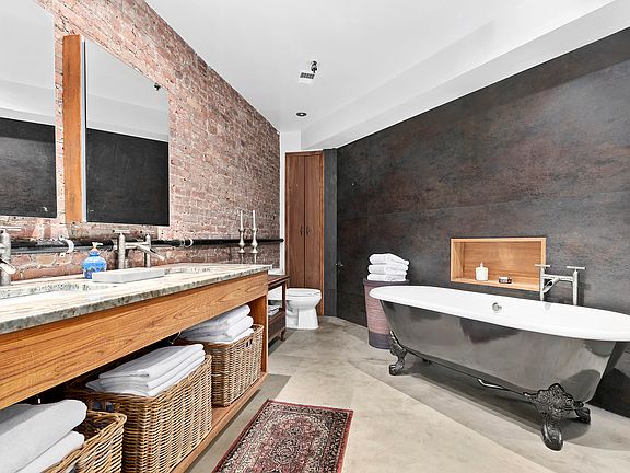 3rd image of 90 Prince St APT 3N