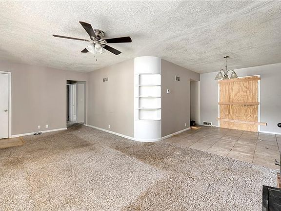 4th image of 10500 Corrington Ave