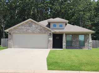 2122 Timbercrest Dr, Neosho, MO 64850