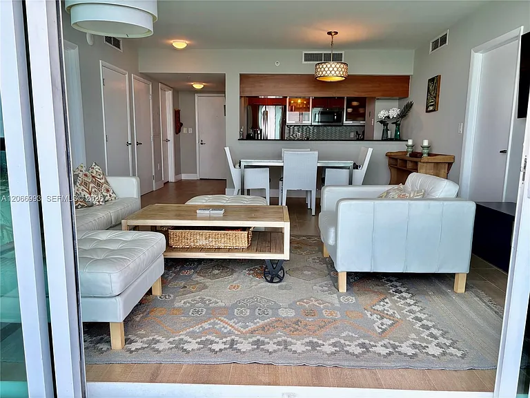 1800 N Bayshore Dr #4209 — Photo 30