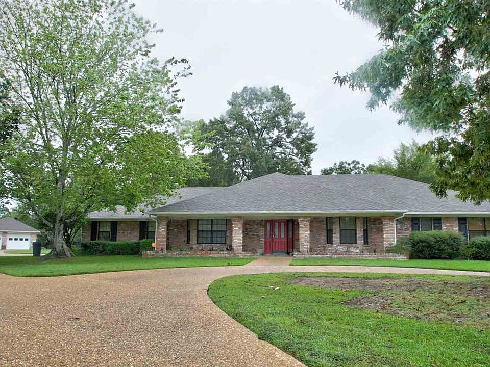 1st image of 13 Lauren Dr