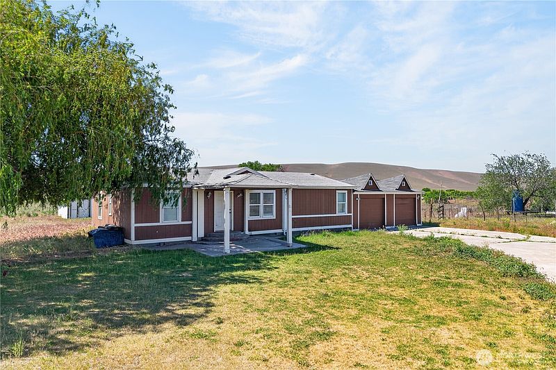 3rd image of 2643 W Bench Road
