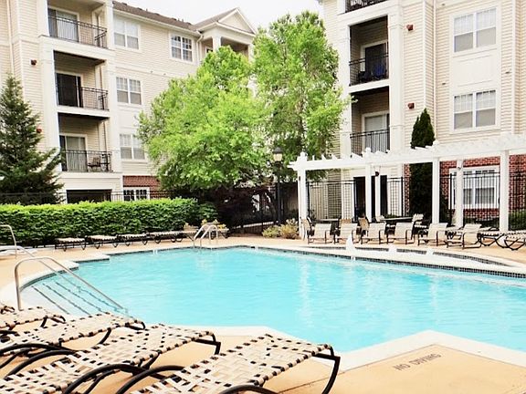 3rd image of 12925 Centre Park Cir APT 202