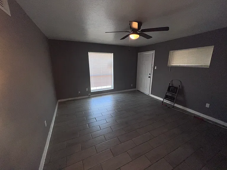 2405 Foreman St — Photo 10