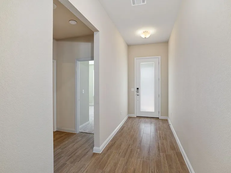 8202 Dampton Ln — Photo 4