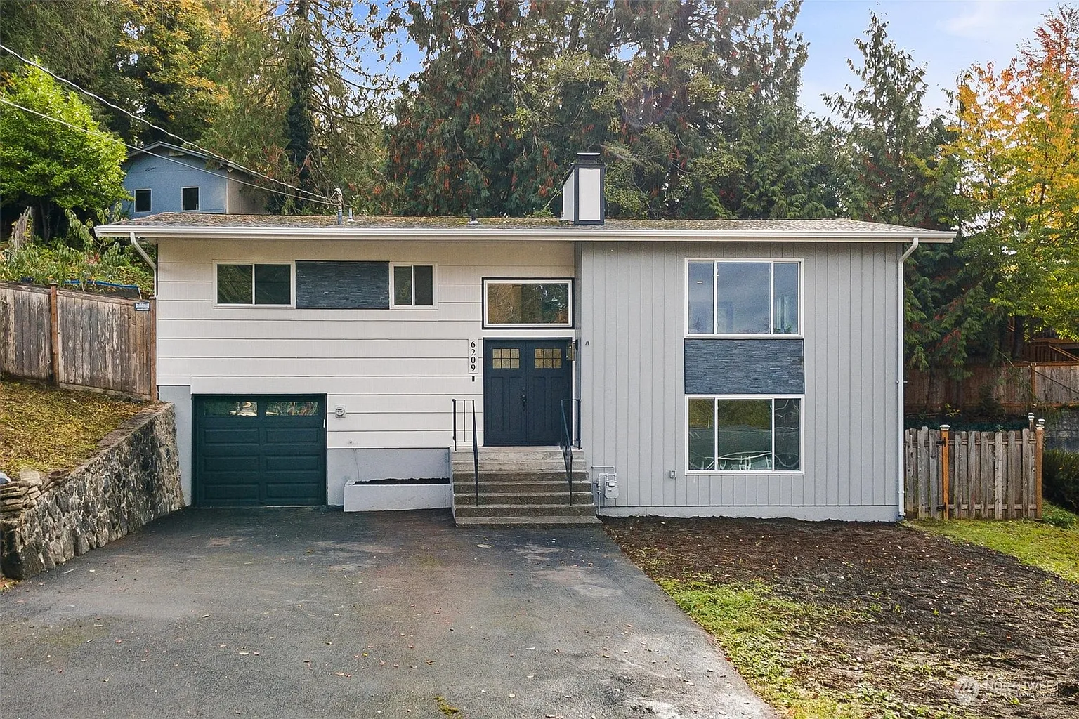 6209 Maple View Drive photo 1