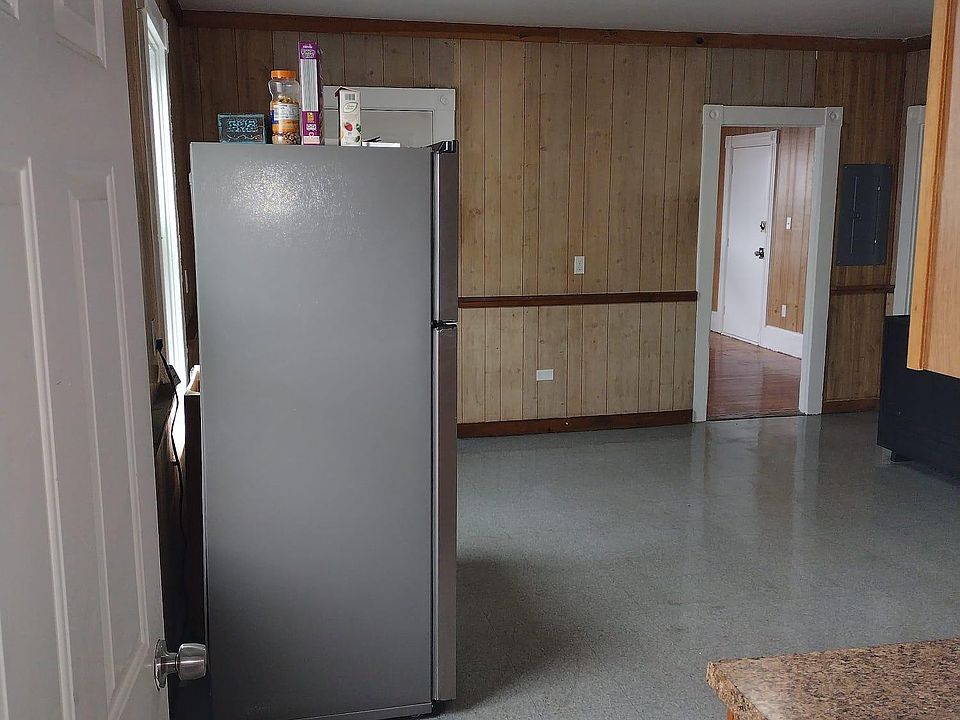 48 Chester St Woonsocket, RI, 02895 Apartments for Rent Zillow